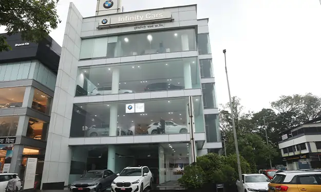 BMW Showroom in Juinagar