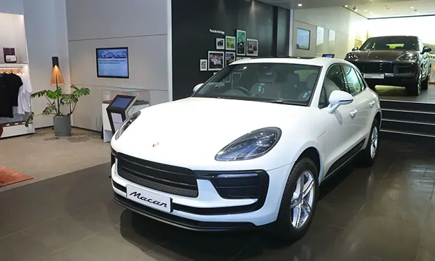 Porsche cars dealers and showrooms in Mumbai