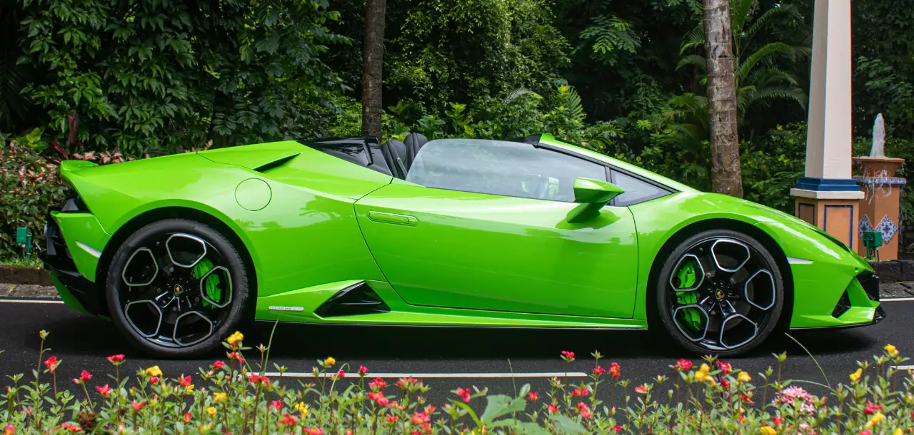 Lamborghini Huracan EVO Spyder On Road Price