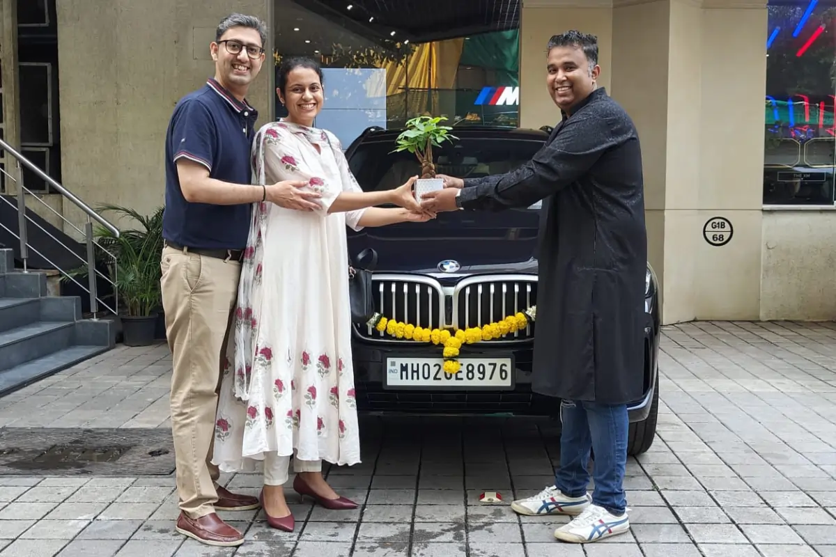 100+ BMW Deliveries Celebration in Nariman Point - BMW Infinity Cars